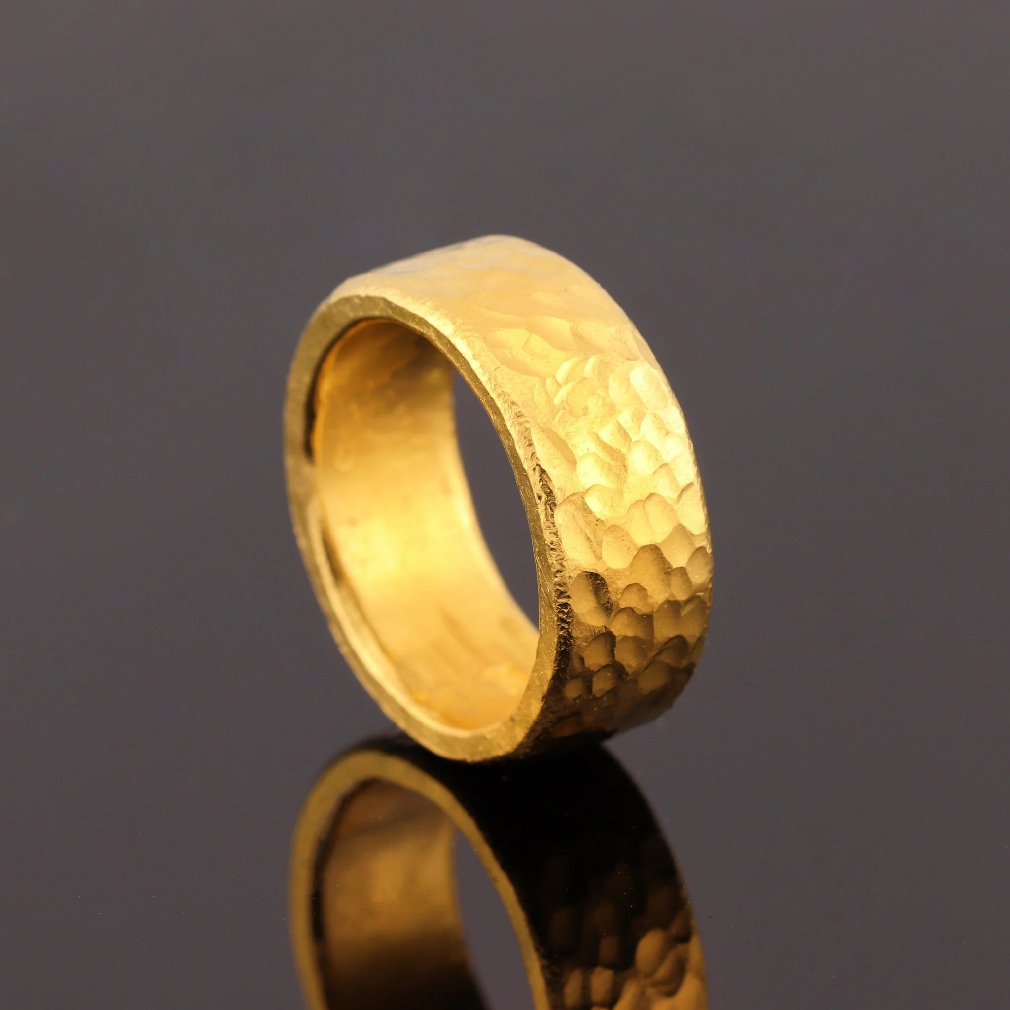 10mm 2oz Hammered Flat Band - Image 3