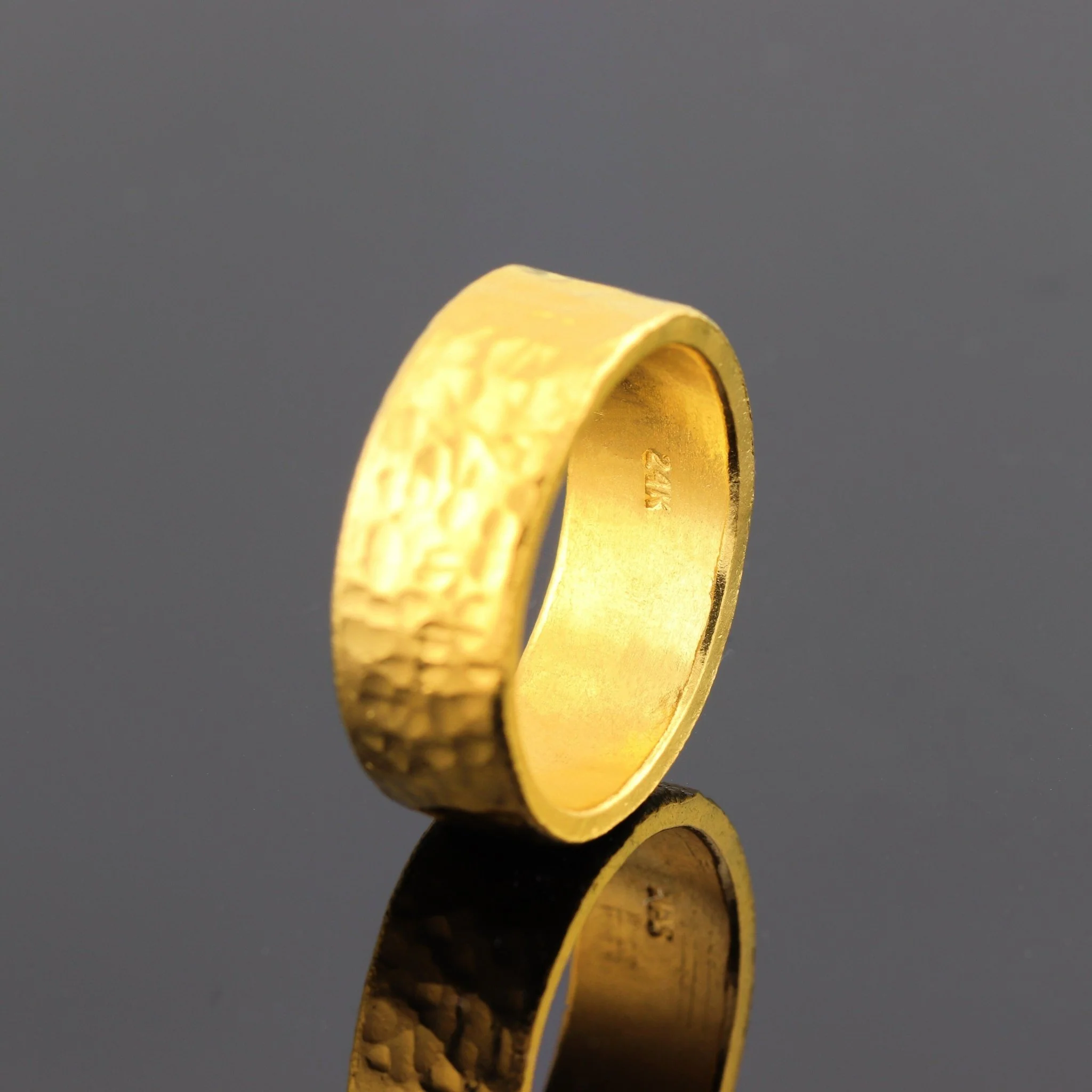 8mm Hammered Flat Band - Image 4